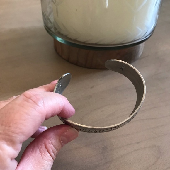 Vintage Kirk Pewter Daisy Pattern Bangle Bracelet - Picture 3 of 7